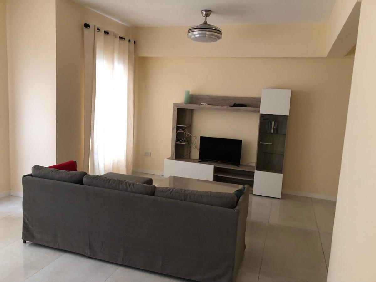 The Sea Across The Road - Flat 4 Apartment St. Paul's Bay Luaran gambar