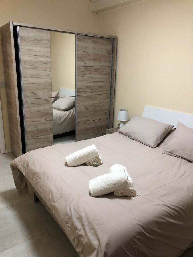 The Sea Across The Road - Flat 4 Apartment St. Paul's Bay Luaran gambar