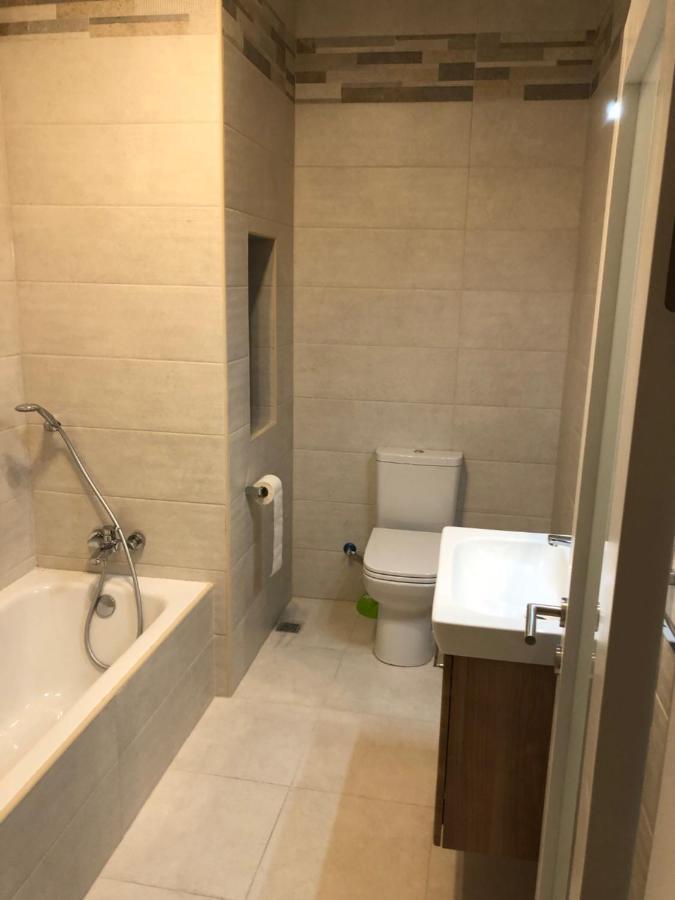 The Sea Across The Road - Flat 4 Apartment St. Paul's Bay Luaran gambar